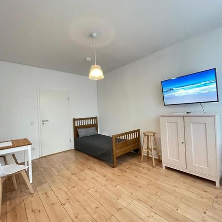 Ferienwohnung Im Stadtzentrum Von Bernau - Schoene Ferienwohnung Mit 1 1/2 Zimmern, Bad, Spuelmaschine, Waschmaschine, Komplette Kueche, Wlan 베르나우 바이 베를린 외부 사진