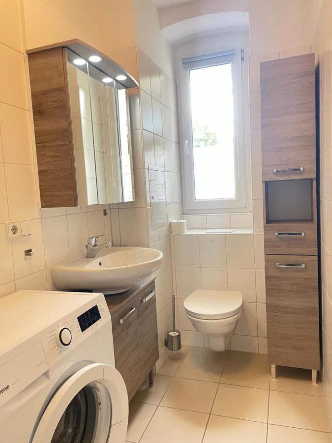 Ferienwohnung Im Stadtzentrum Von Bernau - Schoene Ferienwohnung Mit 1 1/2 Zimmern, Bad, Spuelmaschine, Waschmaschine, Komplette Kueche, Wlan 베르나우 바이 베를린 외부 사진