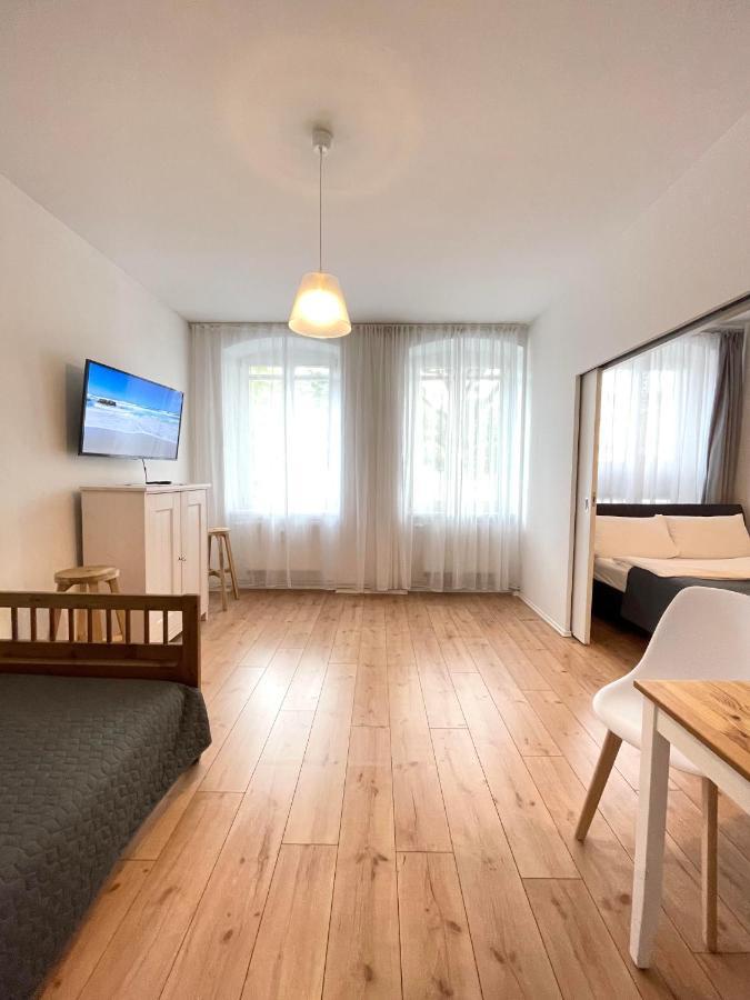 Ferienwohnung Im Stadtzentrum Von Bernau - Schoene Ferienwohnung Mit 1 1/2 Zimmern, Bad, Spuelmaschine, Waschmaschine, Komplette Kueche, Wlan 베르나우 바이 베를린 외부 사진