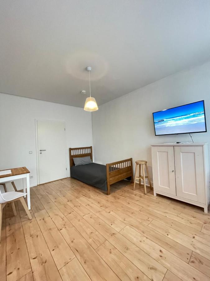 Ferienwohnung Im Stadtzentrum Von Bernau - Schoene Ferienwohnung Mit 1 1/2 Zimmern, Bad, Spuelmaschine, Waschmaschine, Komplette Kueche, Wlan 베르나우 바이 베를린 외부 사진